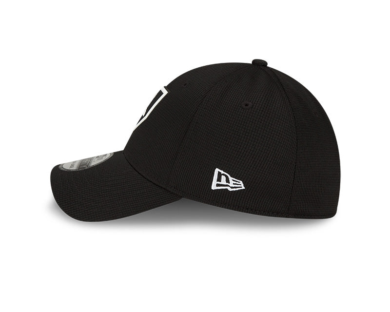Men s Chicago White Sox New Era Black 2022 Clubhouse Black 39THIRTY Flex Hat Official Team Hat Sports Fan Cap Official MLB Team Hat Baseball Fan Cap