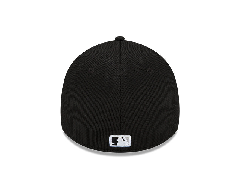Men s Chicago White Sox New Era Black 2022 Clubhouse Black 39THIRTY Flex Hat Official Team Hat Sports Fan Cap Official MLB Team Hat Baseball Fan Cap
